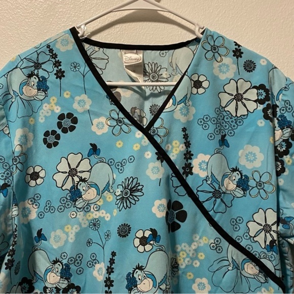Disney Eeyore Blue Scrub Top Size‎ L Women’s Pull Over - Picture 3 of 8